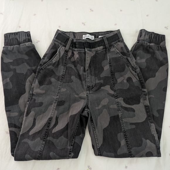 Hollister dark camo ultra high rise jogger stretch jeans - Picture 1 of 8